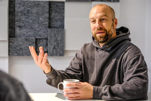Gymnasiallehrer Mirko Bregulla ist für zwei Jahr an die Ludgerus-Grundschule in Herten abgeordnet worden.