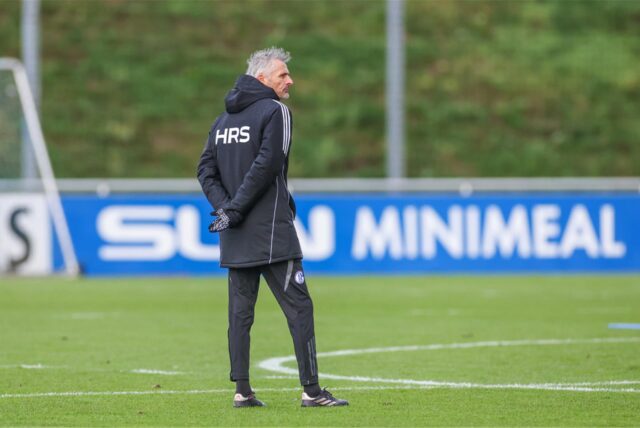 26.11..2024, Fussball, Saison 2024/2025, 2. Bundesliga, Training FC Schalke 04, Cheftrainer Kees van Wonderen (FC Schalke 04)