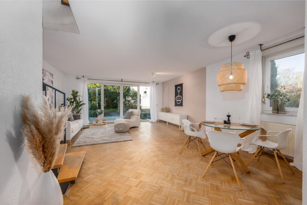 Das Haus in Persebeck wurde mithilfe von Home Staging wohnlich eingerichtet. Das Haus in Persebeck wurde mithilfe von Home Staging wohnlich eingerichtet.