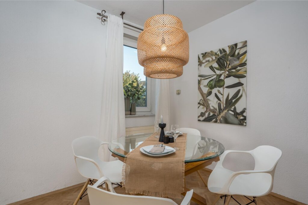 Das Haus in Persebeck wurde mithilfe von Home Staging wohnlich eingerichtet. Das Haus in Persebeck wurde mithilfe von Home Staging wohnlich eingerichtet.