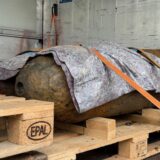 Die Bombe aus dem Westfalenpark in Dortmund beim Transport.