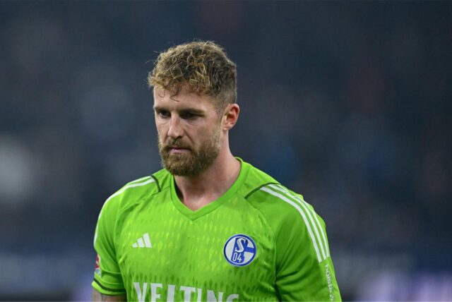 01.12.2023, Fussball, 2. Bundesliga, 15. Spieltag Saison 2023/2024, FC Schalke 04 – VfL Osnabrück, Torwart Ralf Fährmann (FC Schalke 04)