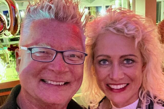 Die Sänger Björn van Andel und Svenja Kröger