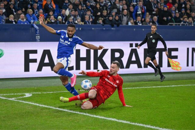 Moussa Sylla (l.) brachte das Tor der Pfälzer nur selten in Gefahr.