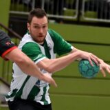 Trainer Thomas Brannekämper musste in Bielefeld wieder das Trikot anziehen und seine Mannschaft unterstützen.