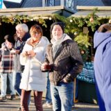Der traditionelle Weihnachtsmarkt in Rheinen lockte wieder zahlreiche Besucherinnen und Besucher an.