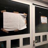 „Leider dauerhaft geschlossen“, steht auf einem Aushang in der Geschäftsstelle der Knappschaft in Unna.