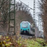 RB50 von Münster nach Dortmund fährt auf den Gleisen in Lünen