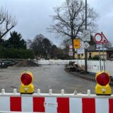 Absperrbaken markieren die Sperrung des Pantenwegs in Oberaden.