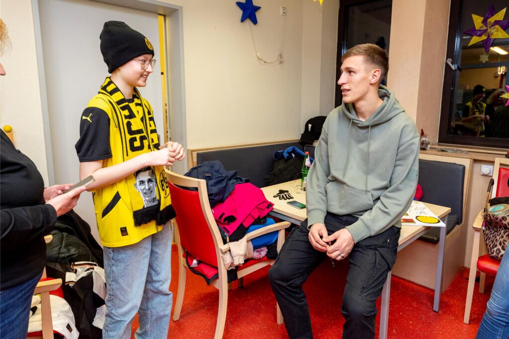 BVB-Profis zu Besuch in der Kinderklinik.