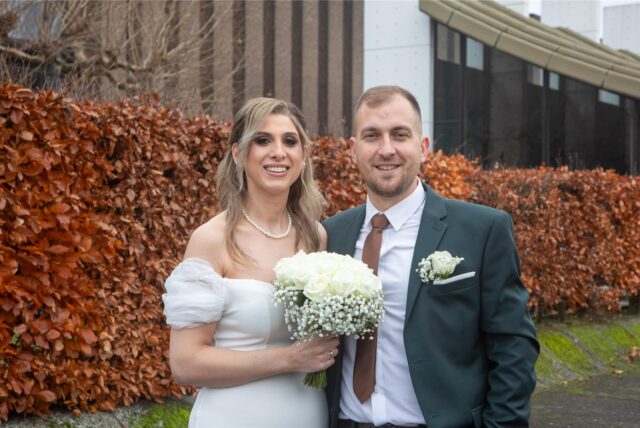 Belkize (geborene Berisha) und Jasmin Hukic haben am Rathaus von Castrop-Rauxel geheiratet.Nac