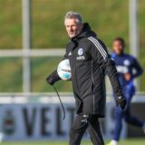 26.11..2024, Fussball, Saison 2024/2025, 2. Bundesliga, Training FC Schalke 04, Cheftrainer Kees van Wonderen (FC Schalke 04)