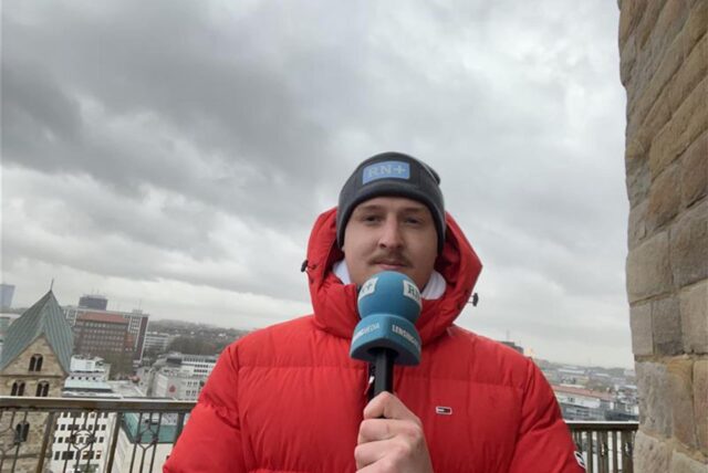Unser Reporter Tim Hübbertz war auf der Aussichtsplattform der Reinoldikirche, um zu schauen, wie stark der Sturm über Dortmund tatsächlich ist.