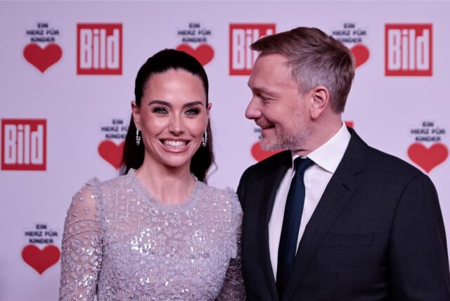 Christian Lindner, Bundesvorsitzender der FDP, und Ehefrau Franca Lehfeldt bei der Spendengala «Ein Herz für Kinder».