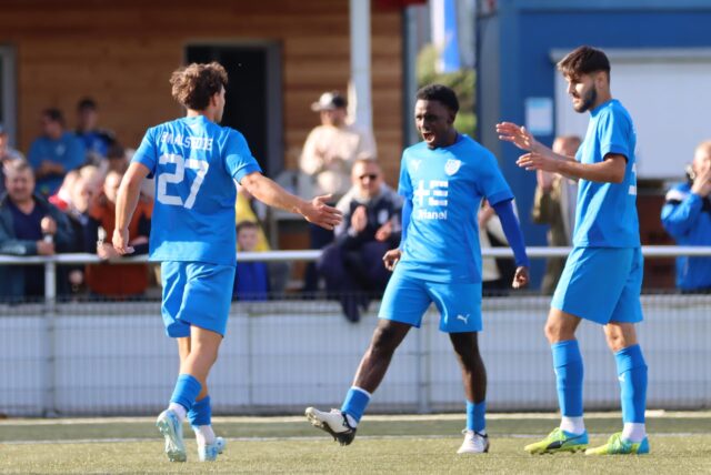 Mohamed Barry, Daniel Chiriac und Luca Frenzel jubeln.
