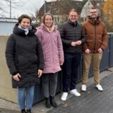 Von links nach rechts: Britta Purfürst, Julia Bramkamp, Bürgermeister Thomas Orlowski und Jan Schimmelpfennig