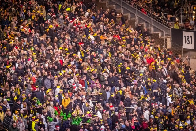 Das Weihnachtssingen im Signal Iduna Park lockte die Massen an.