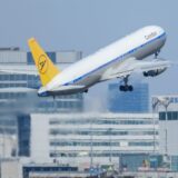 Ein Passagierflugzeug von Condor ist gerade gestartet (Symbolbild).