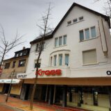 Ehemaliges Modehaus Kroes an der Präsidentenstraße in Bergkamen, Außenaufnahme.