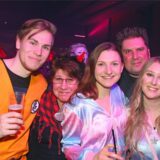 Verkleidete Menschen bei der Rosenmontagsparty in Werne