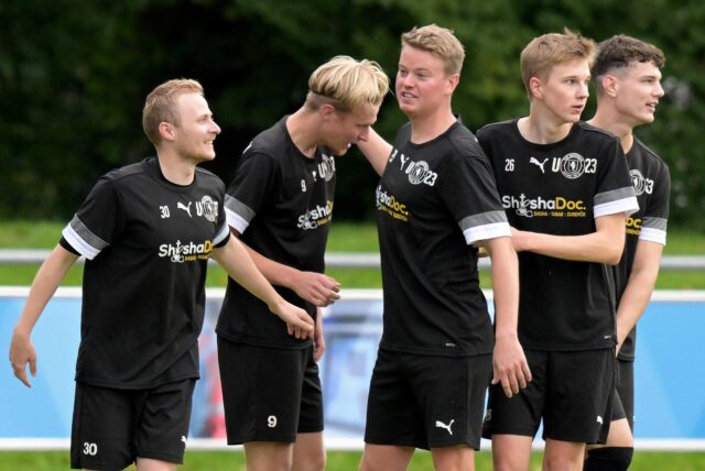Spieler vom TuS Westfalia Wethmar jubeln.