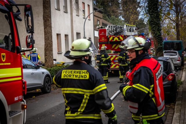 In engen Wohnstraßen ist es für Feuerwehr und Rettungsdienst oft schwer, den Einsatzort zu erreichen.