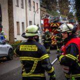 In engen Wohnstraßen ist es für Feuerwehr und Rettungsdienst oft schwer, den Einsatzort zu erreichen.
