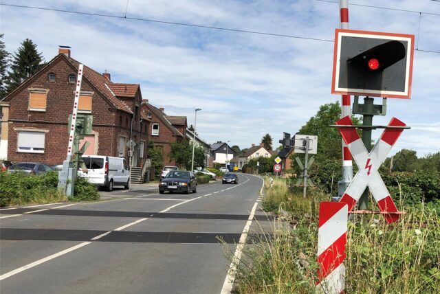 Der Bahnübergang am Afferder Weg in Unna