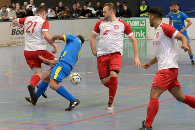 Ein Zweikampf in der Rundsporthalle.