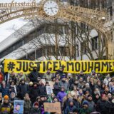 Anlässlich des Urteils im Fall Mouhamed Dramé haben sich am Samstag Hunderte für eine Demonstration in Dortmund versammelt. Die Demonstration zieht durch die Innenstadt.