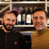 Chefkoch Aris Duro (links) mit Inhaber Stavros Liakeas im Yamas in Bochum.