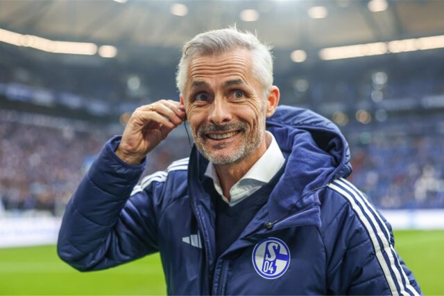 10.11.2024, Fussball, Saison 2024/2025, 2. Bundesliga, 12. Spieltag, FC Schalke 04 – Jahn Regensburg, Cheftrainer Kees van Wonderen (FC Schalke 04)



Foto: Tim Rehbein/RHR-FOTO