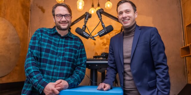 Felix Guth und Bastian Pietsch im Podcast-Studio