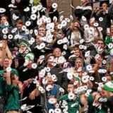 Sorgten mit Pilskragen für eine tolle Atmosphäre: die Fans der SG Massen bei der Hallenstadtmeisterschaft 2013 in den Hellwegsporthallen.