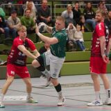 Robin Webers (M.) vom SuS Oberaden steuerte zwei Tore im Spiel gegen LiT Tribe bei.