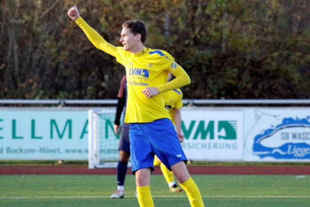 Daniel Krüger vom SV Herbern jubelt.
