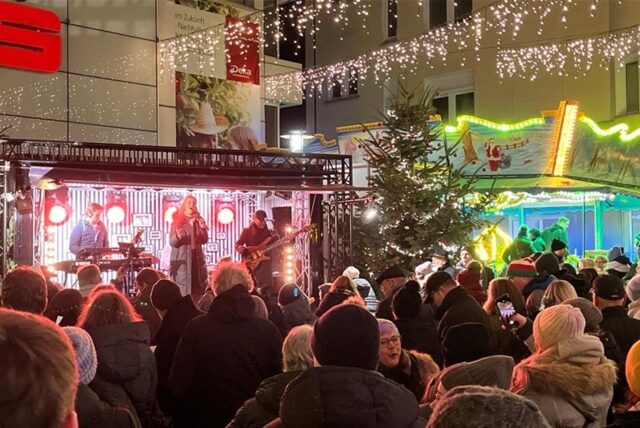 Beim Weihnachtsmarkt in Unna spielt am Abschlussabend (22.12.) eine Live-Band.