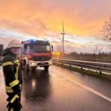 Feuerwehrleute aus Reken auf der A31 im Einsatz