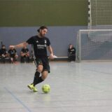 Enes Akyüz am Ball beim Davertpokal.