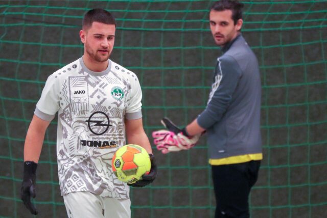 Die beiden Keeper im direkten Duell.