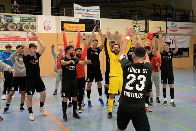 Spieler des Lüner SV jubeln.