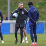 17.12.2024, Fussball, Saison 2024/2025, 2. Bundesliga, Training FC Schalke 04, Cheftrainer Kees van Wonderen (FC Schalke 04)