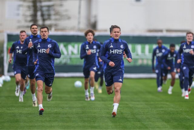 04.01.2025, Fussball, Saison 2024/2025, 2. Bundesliga, Trainingslager FC Schalke 04 in Belek/Türkei, v. l. Ron Schallenberg (FC Schalke 04), Paul Seguin (FC Schalke 04)



Foto: Tim Rehbein/RHR-FOTO