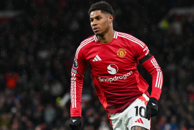 Marcus Rashford blickt zur Seite.
