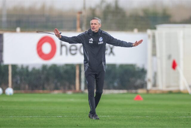 08.01.2025, Fussball, Saison 2024/2025, 2. Liga, Trainingslager FC Schalke 04 in Belek/Türkei, Cheftrainer Kees van Wonderen (FC Schalke 04)



Foto: Tim Rehbein/RHR-FOTO