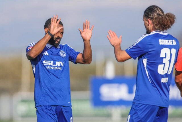 09.01.2025, Fussball, Saison 2024/2025, 2. Liga, Trainingslager FC Schalke 04 in Belek/Türkei, FC Zürich – FC Schalke 04, v. l. Moussa Sylla (FC Schalke 04) jubelt nach seinem Tor zum 1 zu 0 mit Taylan Bulut (FC Schalke 04)


Foto: Tim Rehbein/RHR-FOTO
