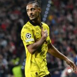 BVB-Stürmer Sebastien Haller schaut sich um.