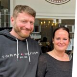 Sabrina Maidorn und Ehemann Michael und die Außenansicht des nun in Stadt Café umbenannten Betriebs.