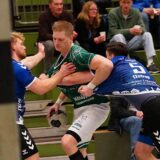 Robin Webers (M.) und der SuS Oberaden haben auch das Match gegen Handball Bad Salzuflen verloren.