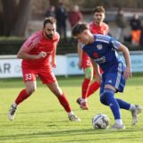 Spieler im Zweikampf.